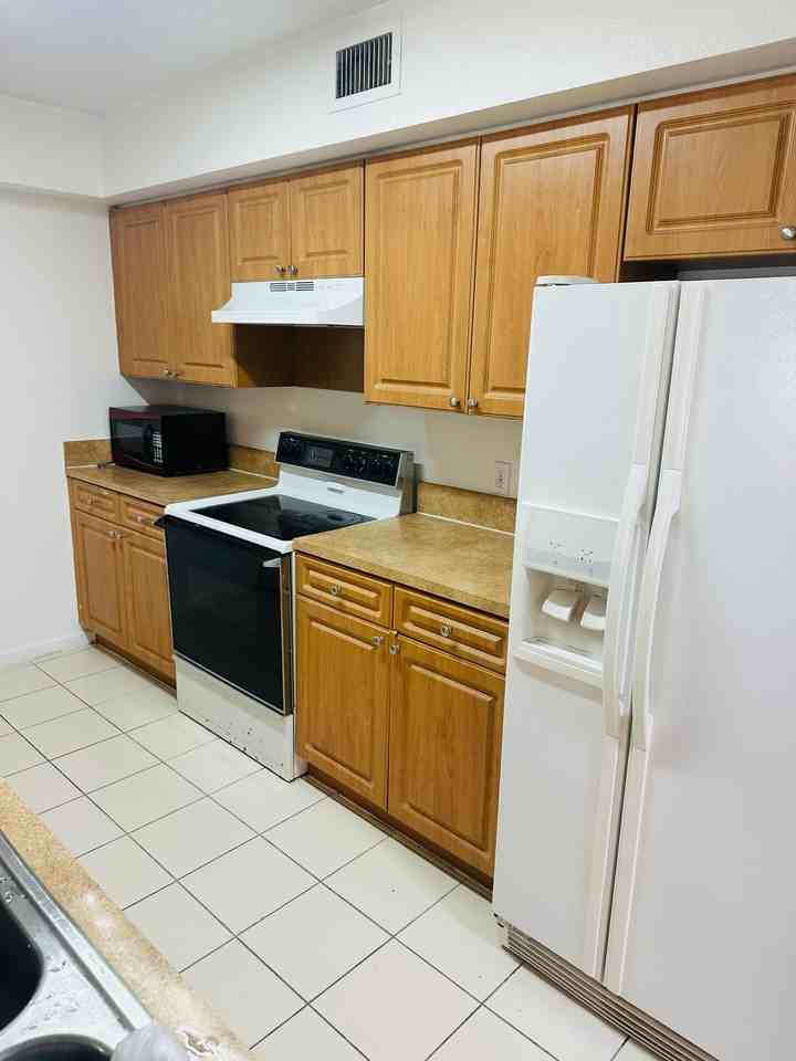 15440 Sw 284th St #1 - Photo 4 of 5