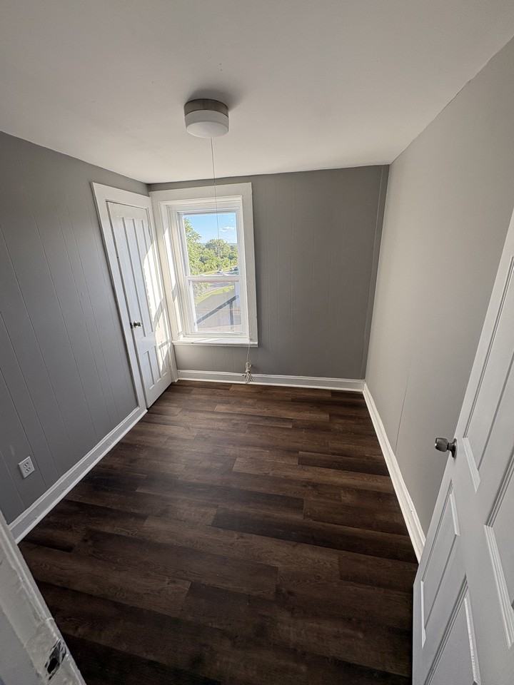 241 Saratoga St #3F - Photo 3 of 7