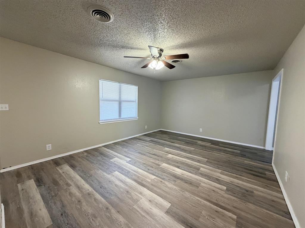3314 Brooks Dr #1 - Photo 4 of 12
