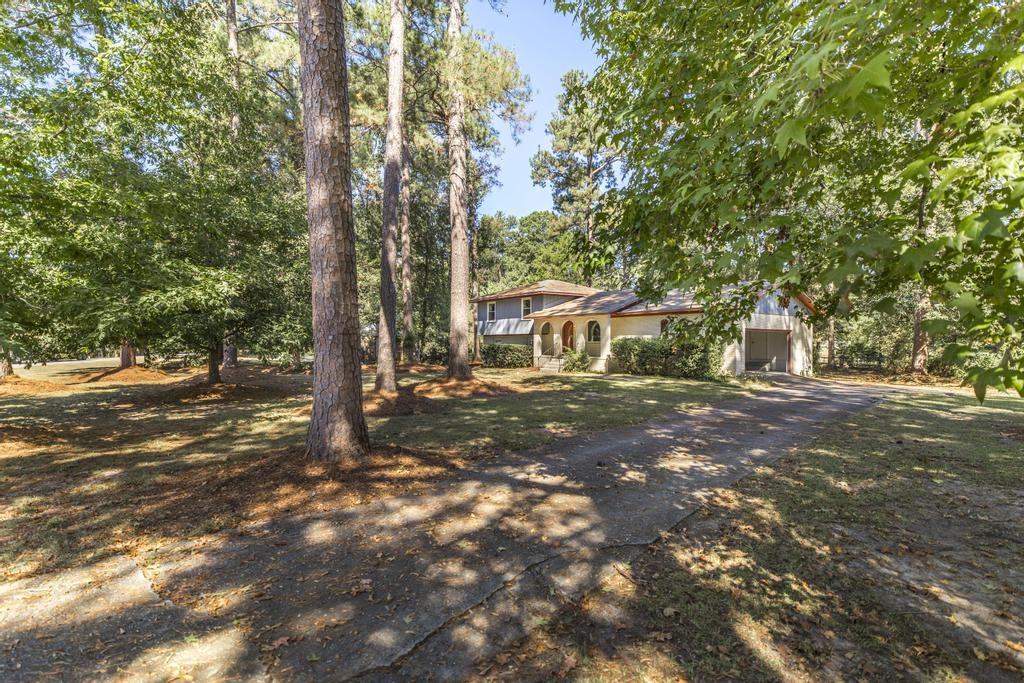 5529 Janeru Cir #1 - Photo 2 of 37