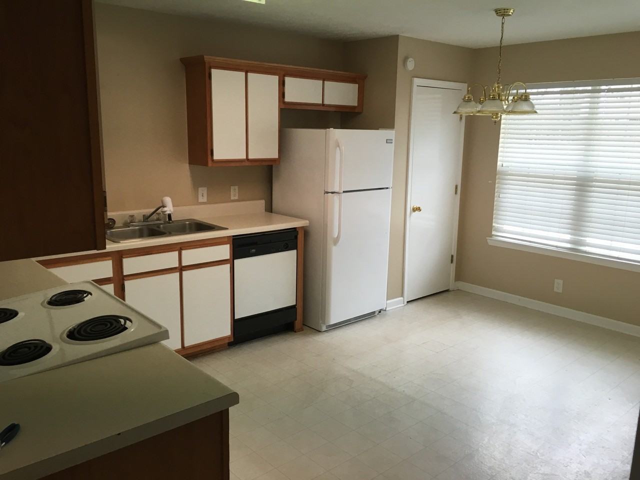 1217 Akins Ridge Dr #1 - Photo 4 of 8