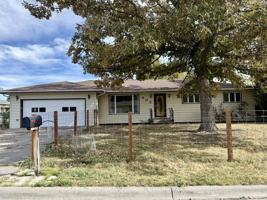 featured image of 605 Robin Ln #1