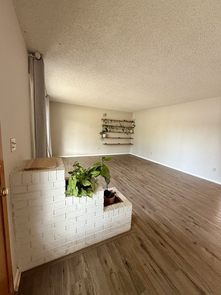 605 Robin Ln #1 - Photo 2 of 29