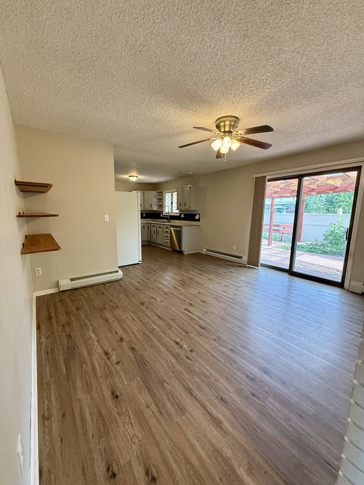 605 Robin Ln #1 - Photo 4 of 29