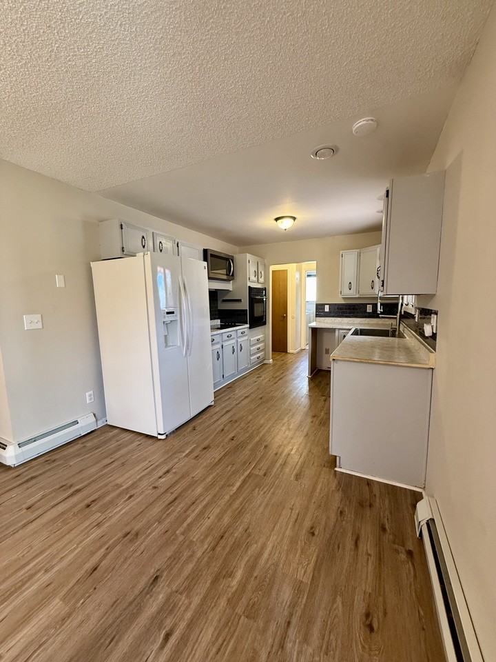 605 Robin Ln #1 - Photo 5 of 29