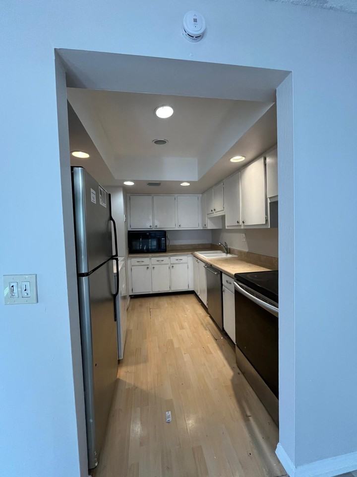 2116 Nw 58th Ave #1 - Photo 3 of 10