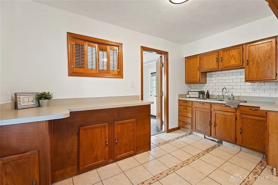 1329 Shaftesbury Rd #1 - Photo 3 of 8