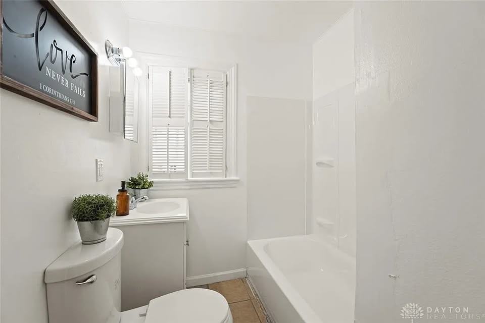 1329 Shaftesbury Rd #1 - Photo 6 of 8