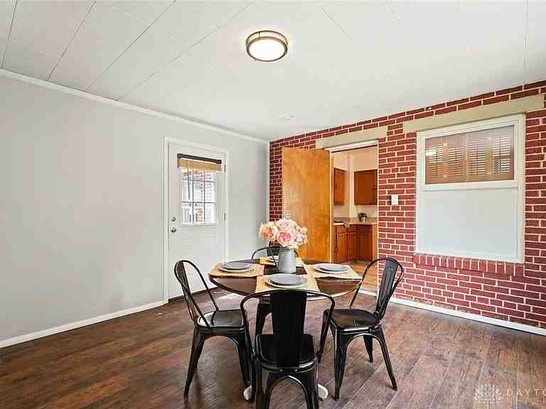 1329 Shaftesbury Rd #1 - Photo 7 of 8