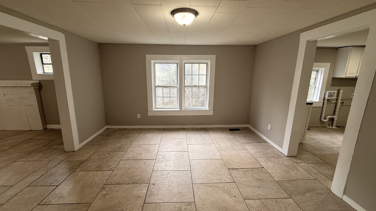 4133 Mcclain St #1 - Photo 4 of 10