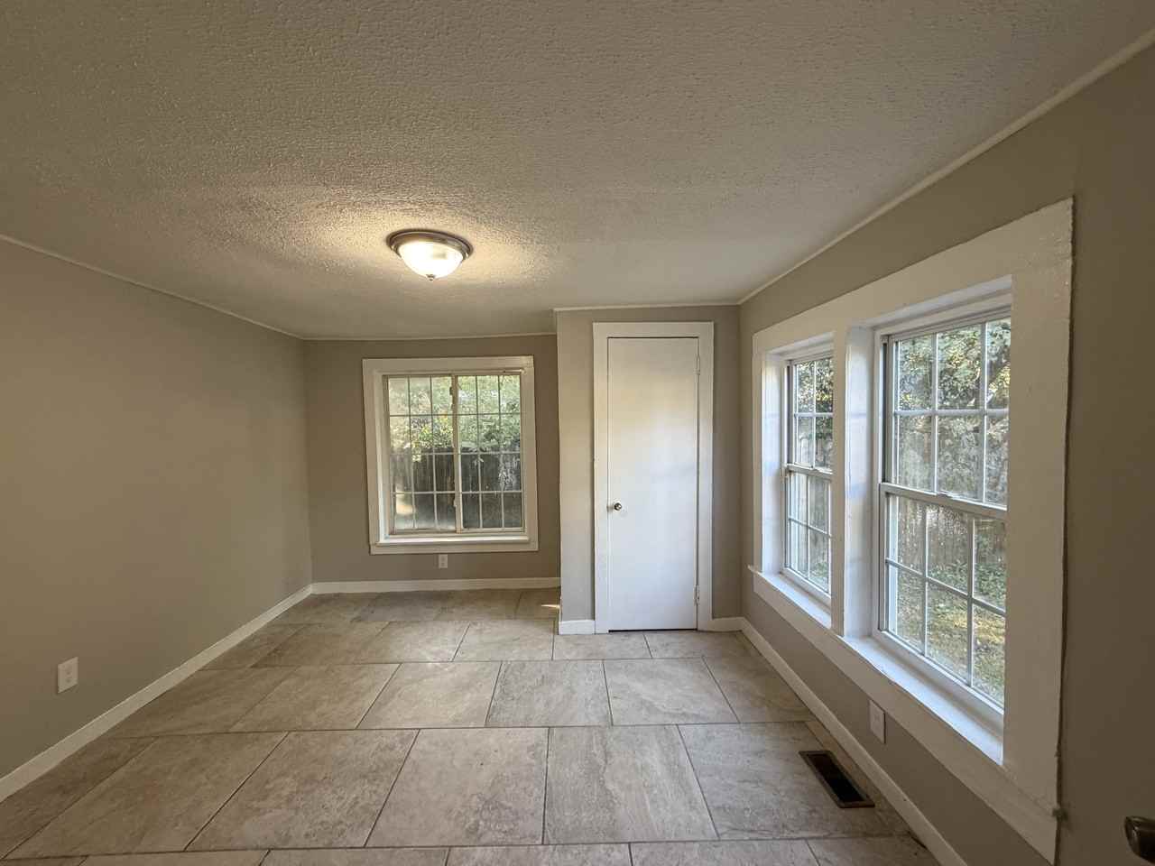 4133 Mcclain St #1 - Photo 6 of 10
