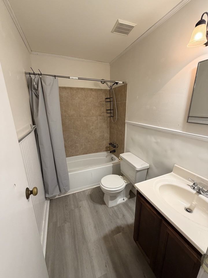 5653 Brooks Ln - Photo 4 of 8