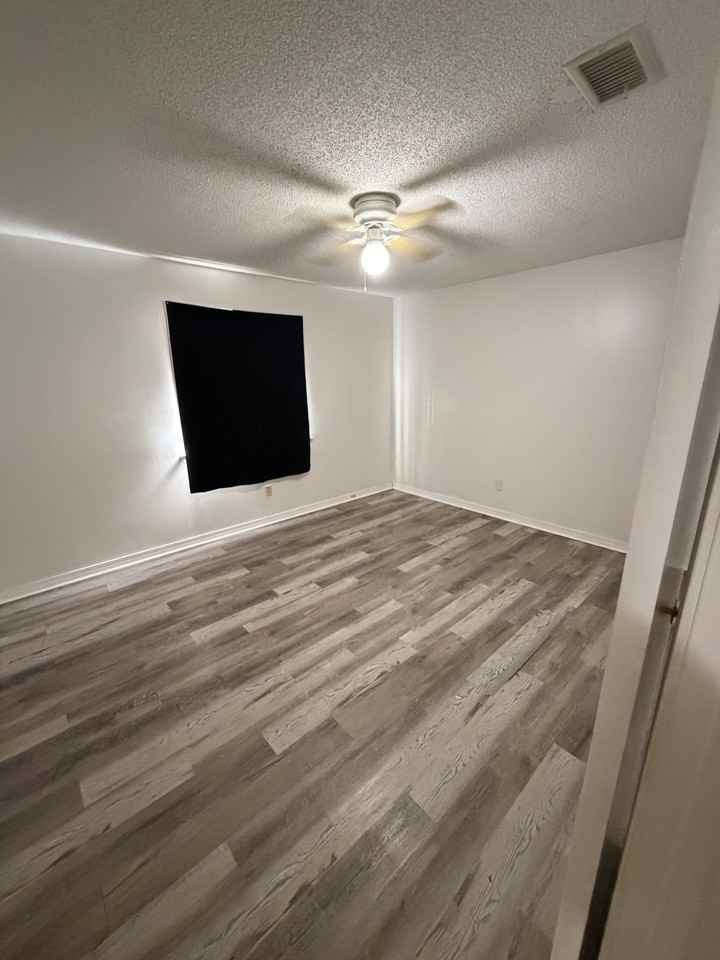 5653 Brooks Ln - Photo 6 of 8
