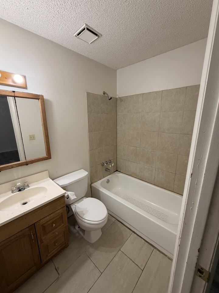 5653 Brooks Ln - Photo 7 of 8