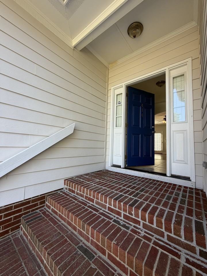 414 Raynor Dr #1 - Photo 4 of 29