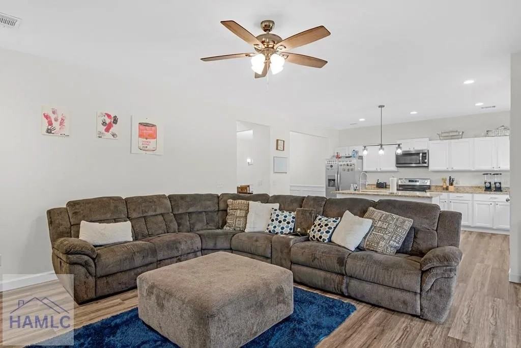 304 Peewee Dr #1 - Photo 2 of 26