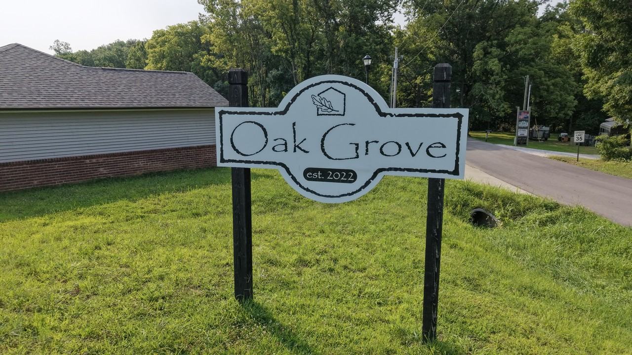 233 Oak Grove Cir - Photo 2 of 13