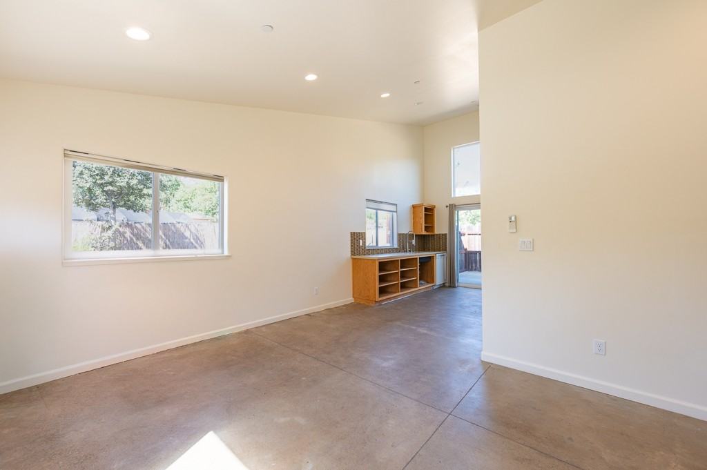 12060 Mead Rd #1 - Photo 3 of 10