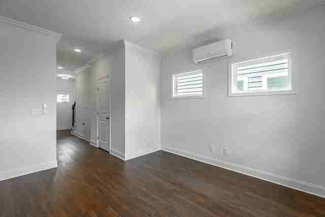 5562 Stream Ln #1 - Photo 7 of 34