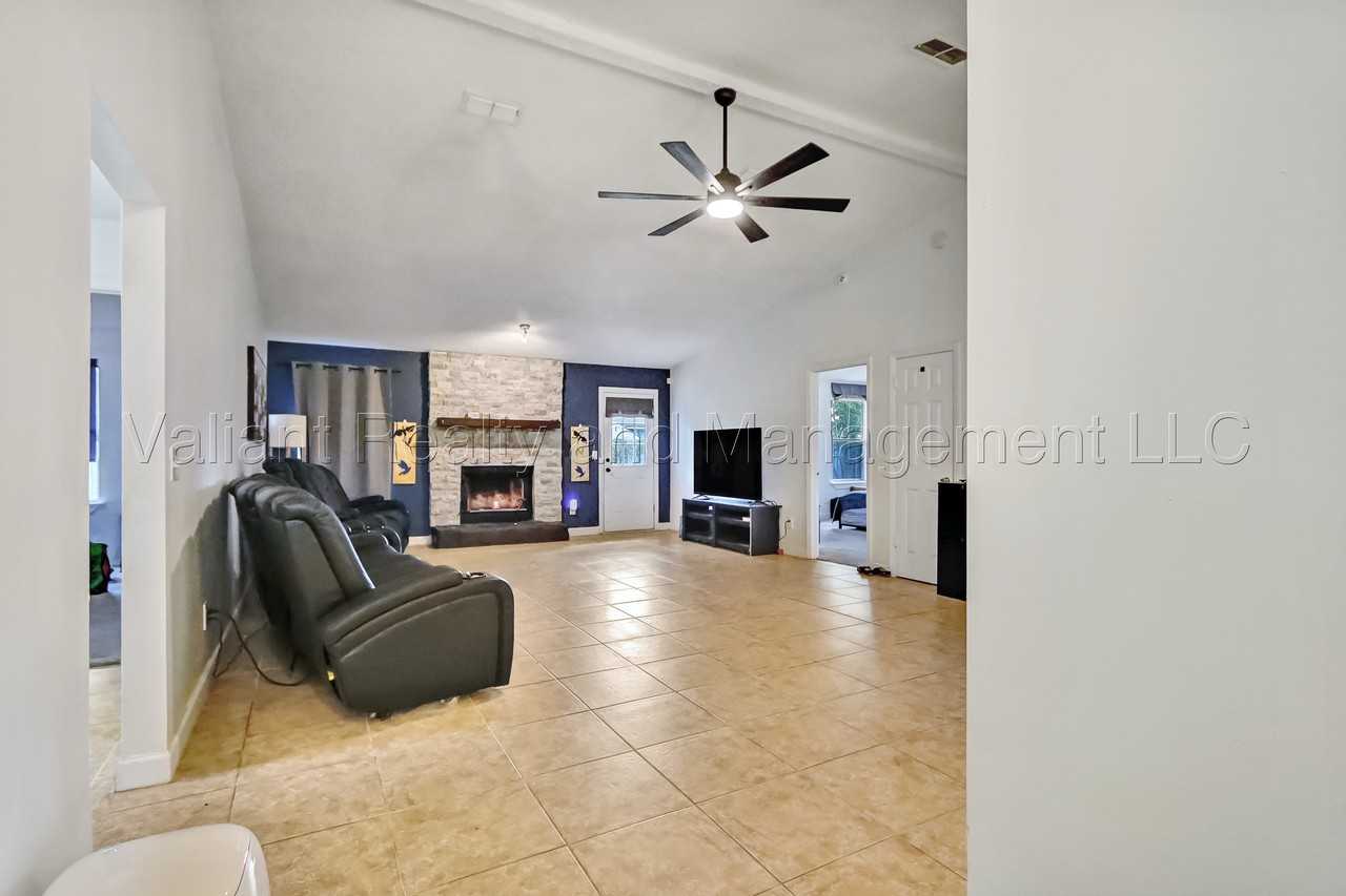 5286 Julington Creek Rd #1 - Photo 5 of 26