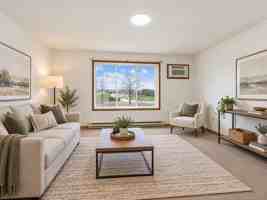 featured image of 100 College View Dr