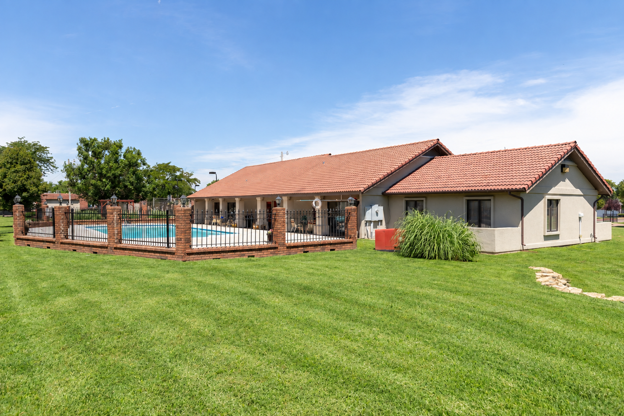 Aragon Apartments - Photo 3 of 50