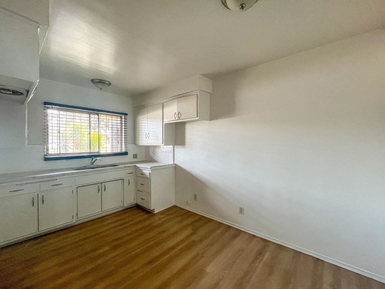 1069 Browning Blvd - Photo 3 of 5