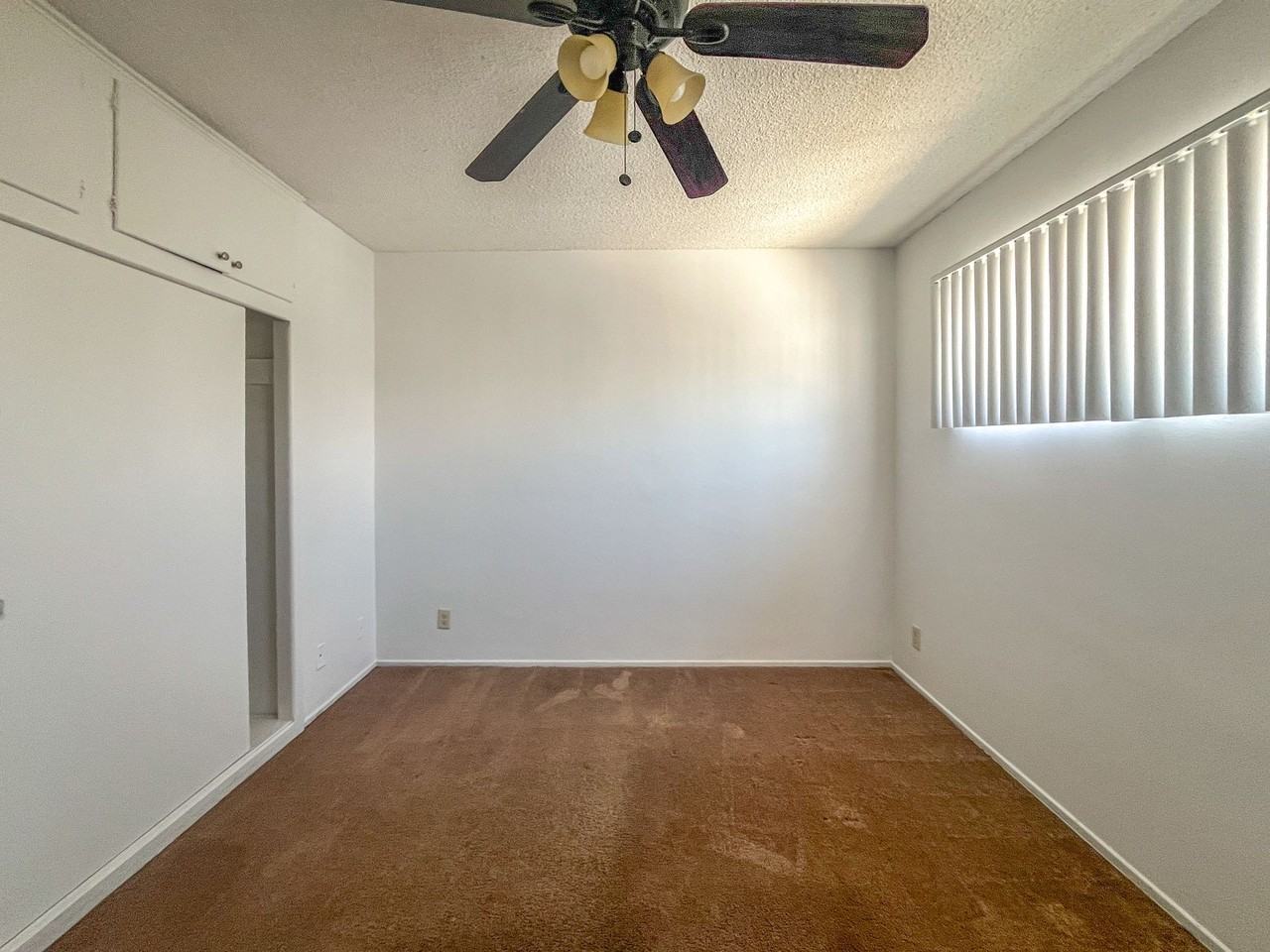 1069 Browning Blvd - Photo 4 of 5