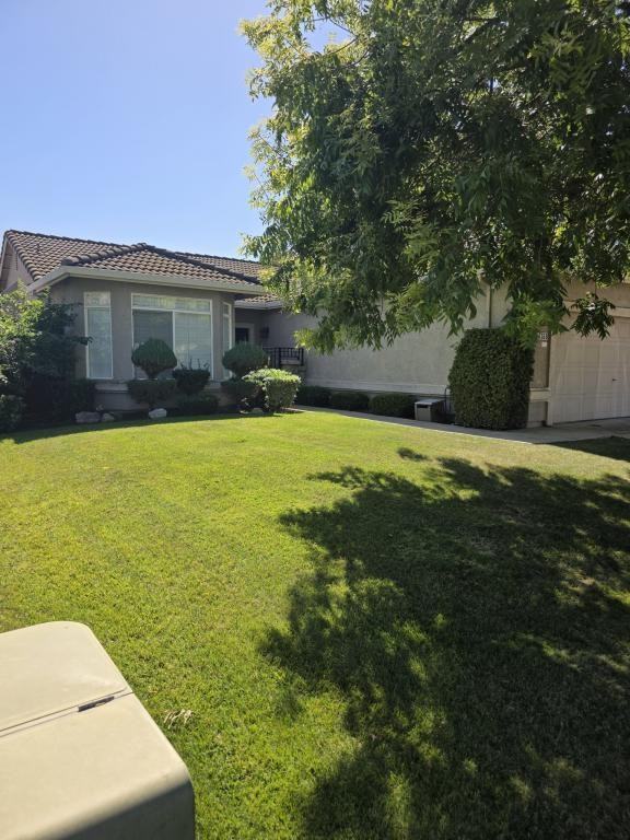 9360 Pioneer Cir - Photo 2 of 18