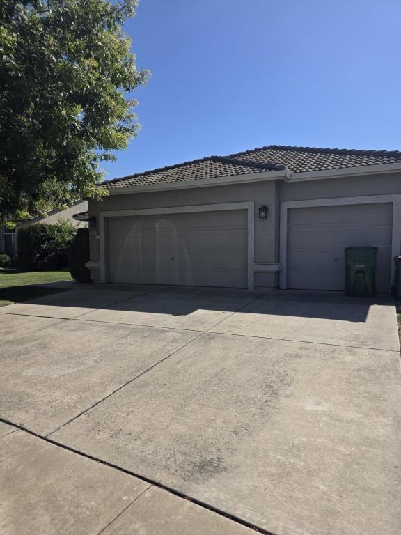 9360 Pioneer Cir - Photo 3 of 18