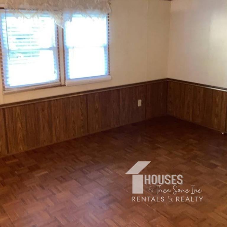 101 N Jamestowne Dr - Photo 2 of 17