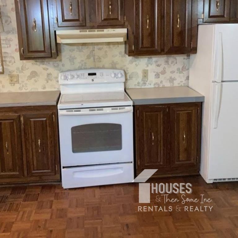 101 N Jamestowne Dr - Photo 3 of 17
