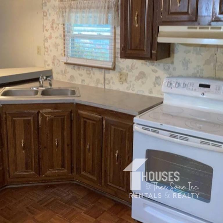 101 N Jamestowne Dr - Photo 4 of 17