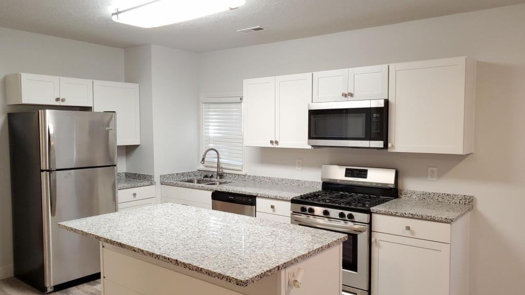 579 Cook St - Photo 3 of 12