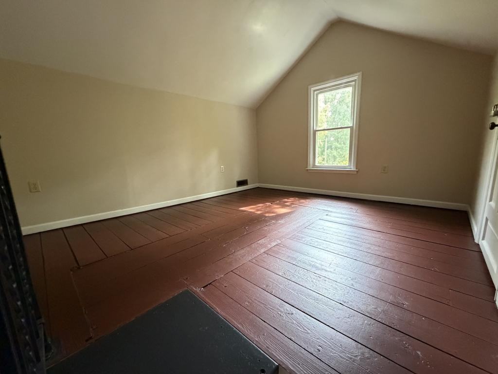 127 1/2 Sw 9th St - Photo 5 of 7