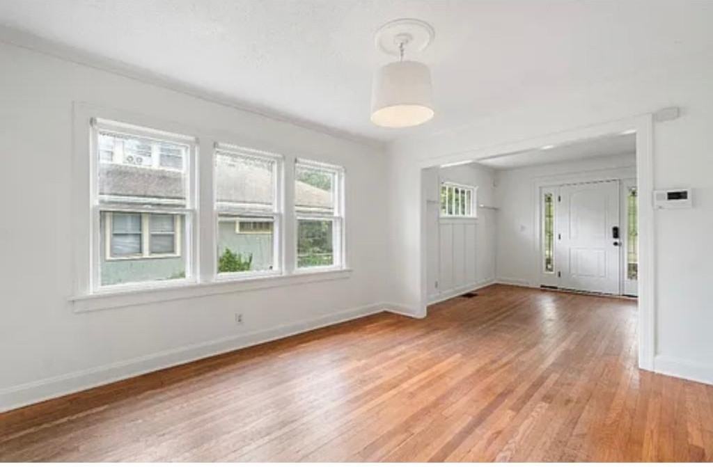 5841 Harrison St - Photo 4 of 12