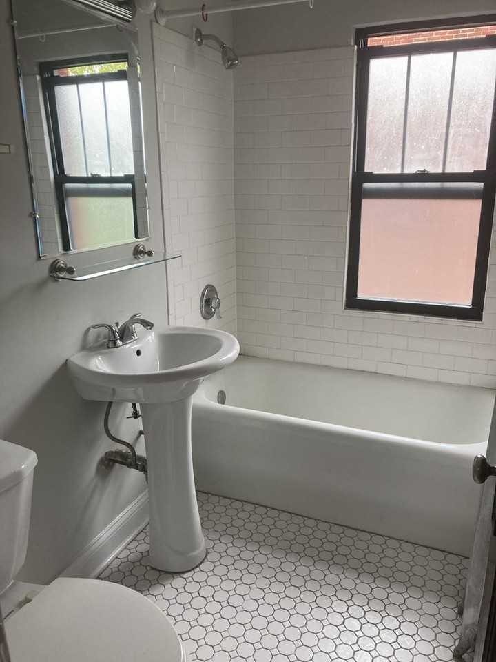 328 - *Sherwin-Sheridan Properties* - Photo 7 of 14