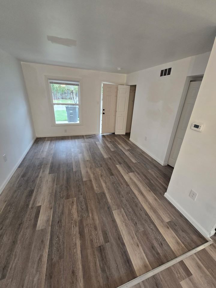 1216 Cedarview Dr - Photo 6 of 11