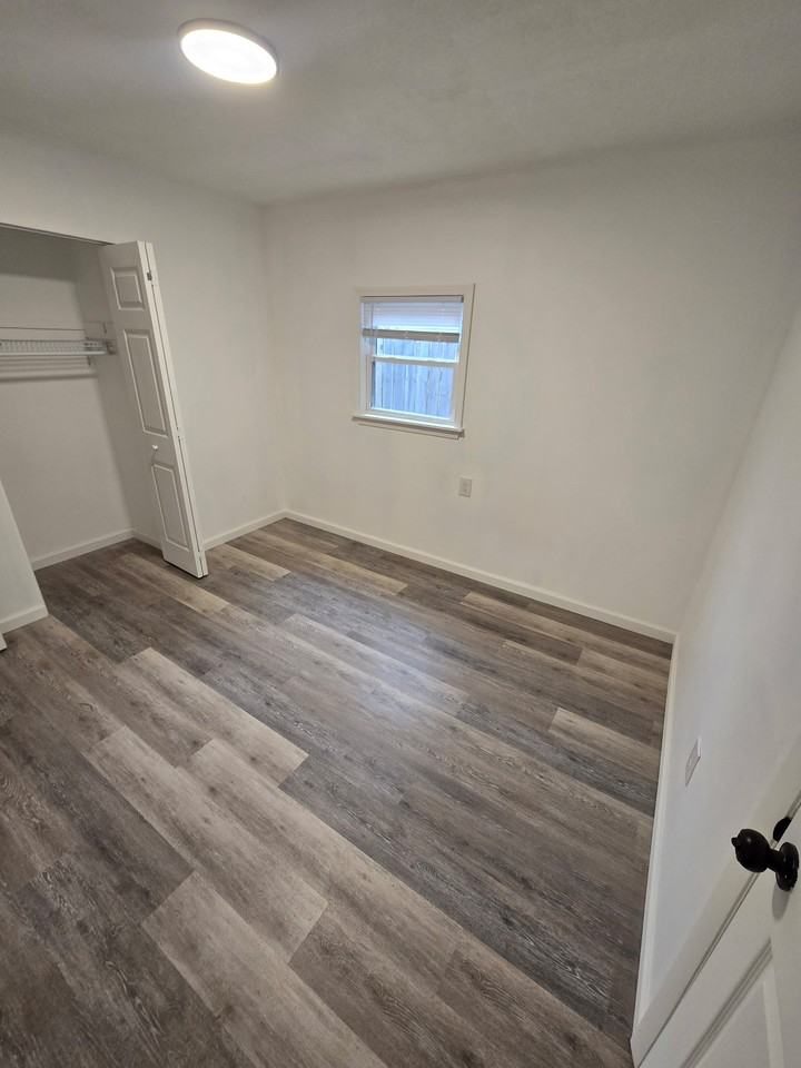 1216 Cedarview Dr - Photo 7 of 11