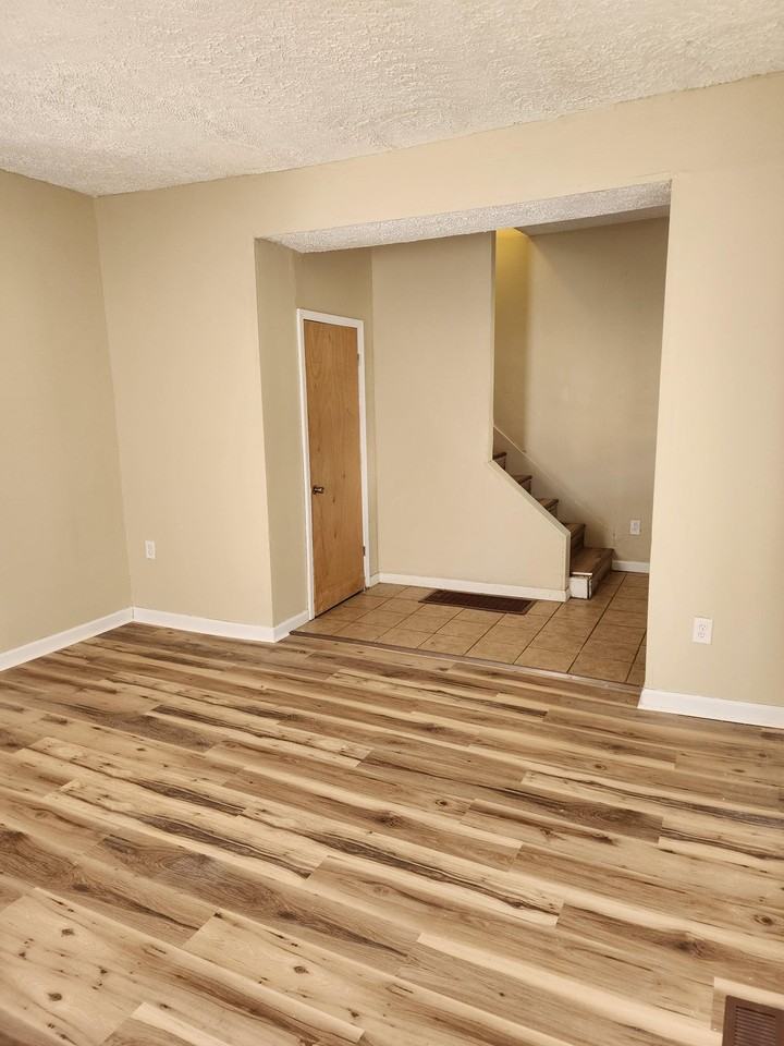 126 14th St Nw #1 - Photo 3 of 12