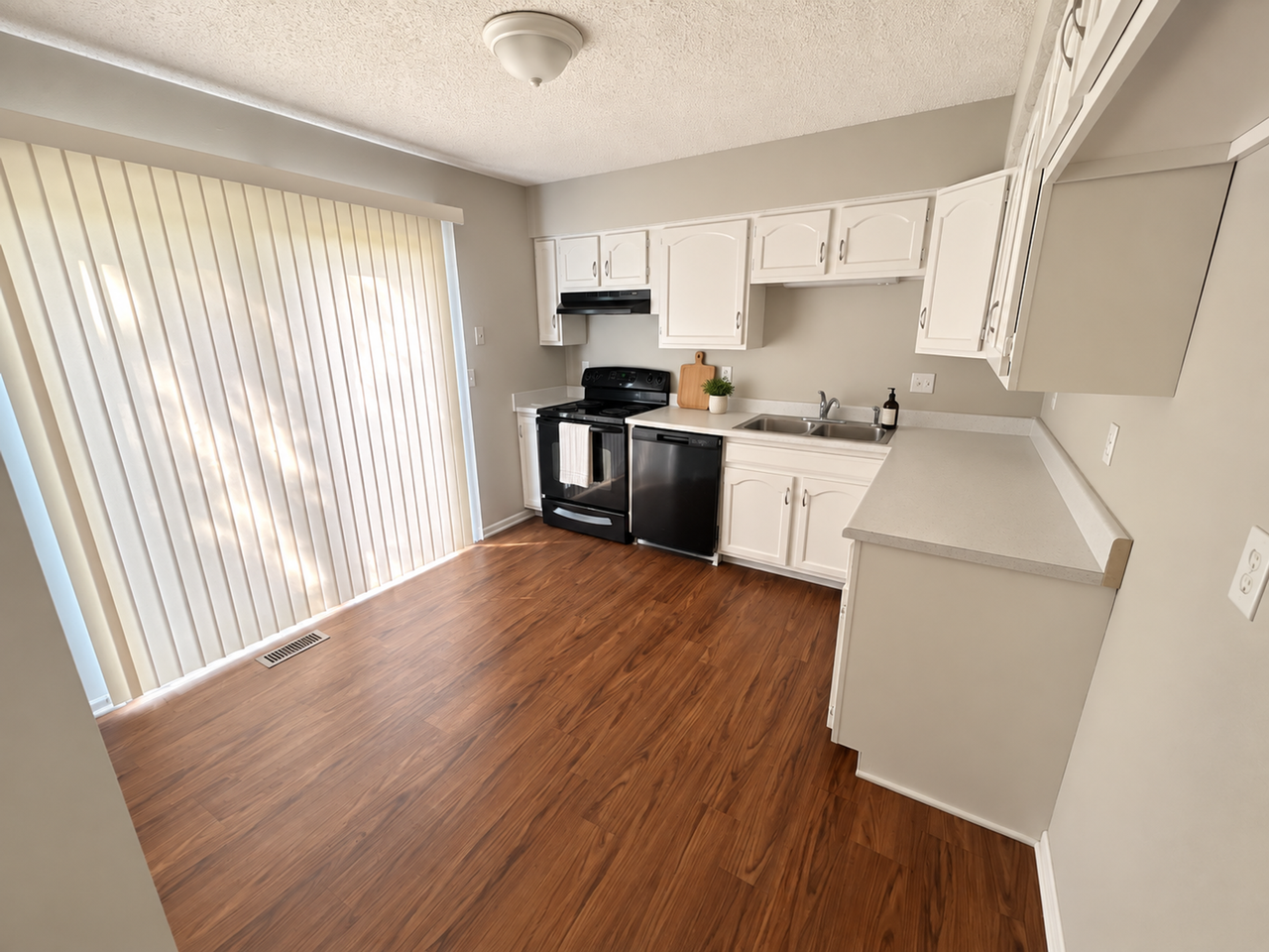 Nieman Park Townhome Duplexes - Photo 4 of 10