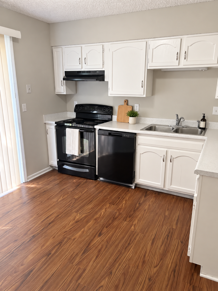 Nieman Park Townhome Duplexes - Photo 5 of 10