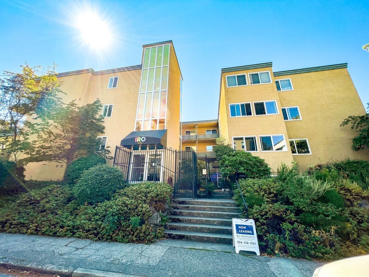 IRO Apartments - Photo 6 of 15