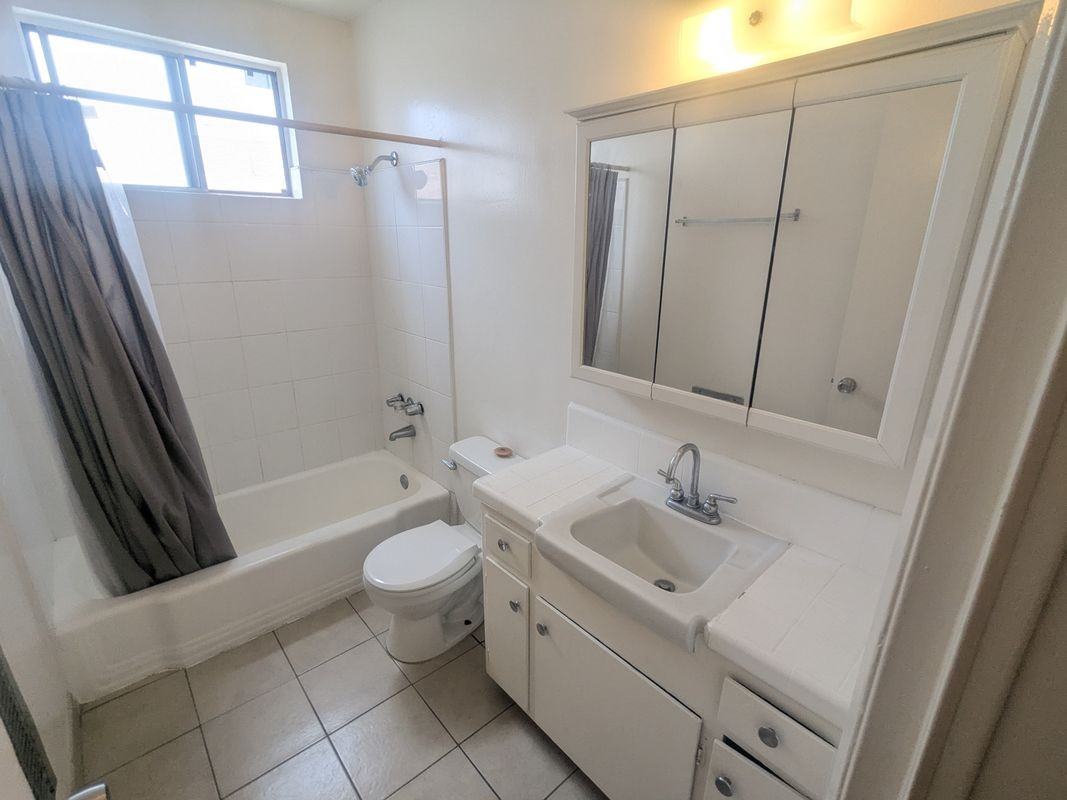 5717 La Mirada Ave ##6 - Photo 6 of 14