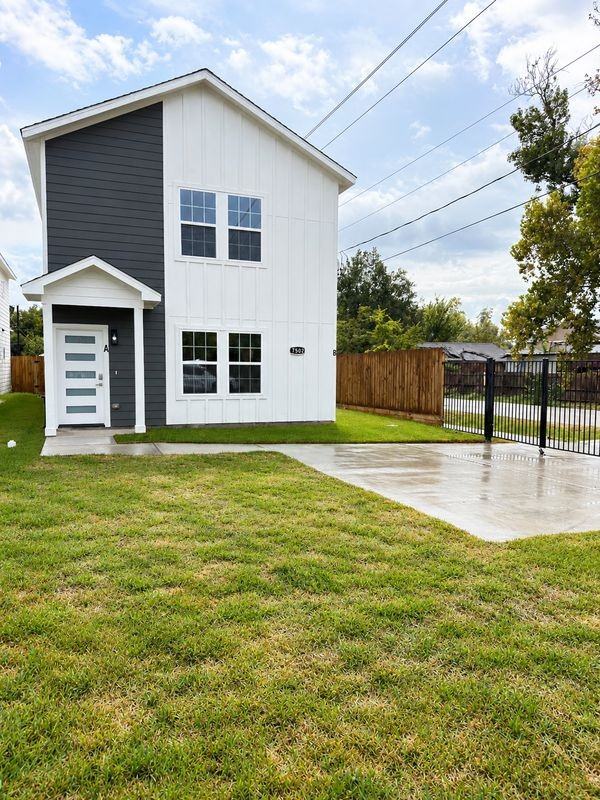 7502 Laura Koppe Rd ##B - Photo 2 of 17