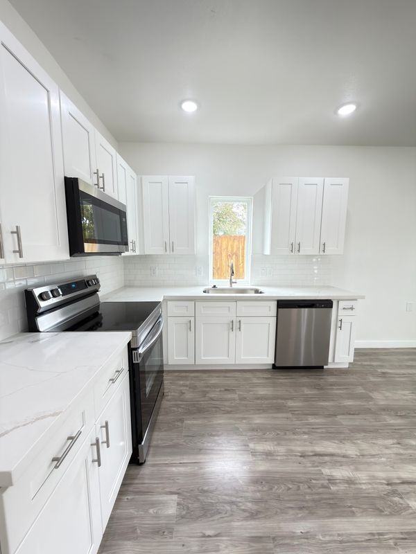 7502 Laura Koppe Rd ##B - Photo 4 of 17
