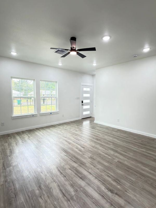 7502 Laura Koppe Rd ##B - Photo 5 of 17