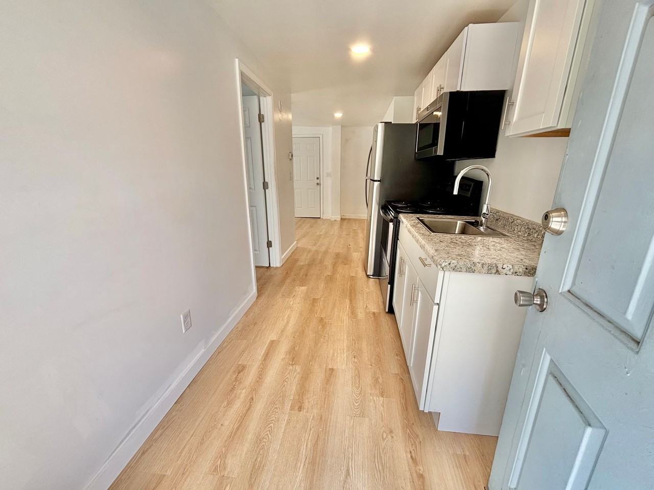 2802 Rodman St - Photo 3 of 7