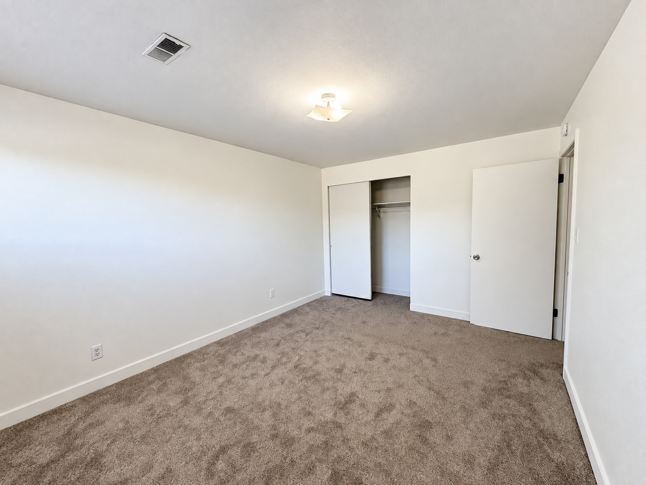 84 Eastsouth - Photo 7 of 16