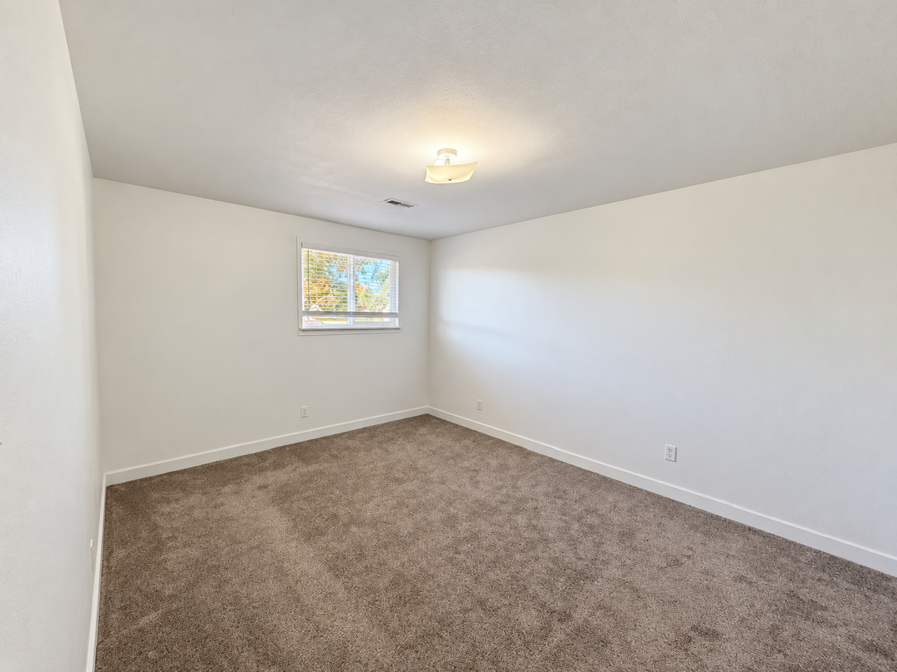 84 Eastsouth - Photo 6 of 16